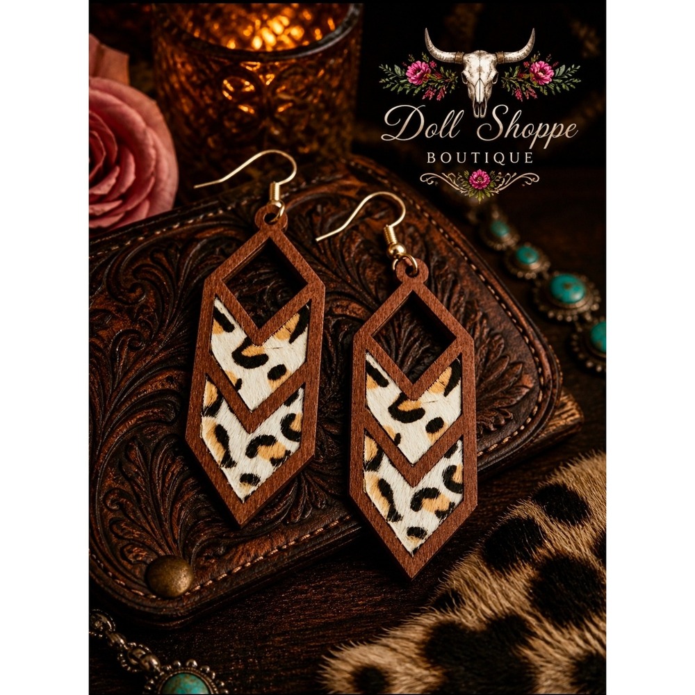 Leopard wood & faux leather earrings, 2.5" dangle, gold hooks. 🤠